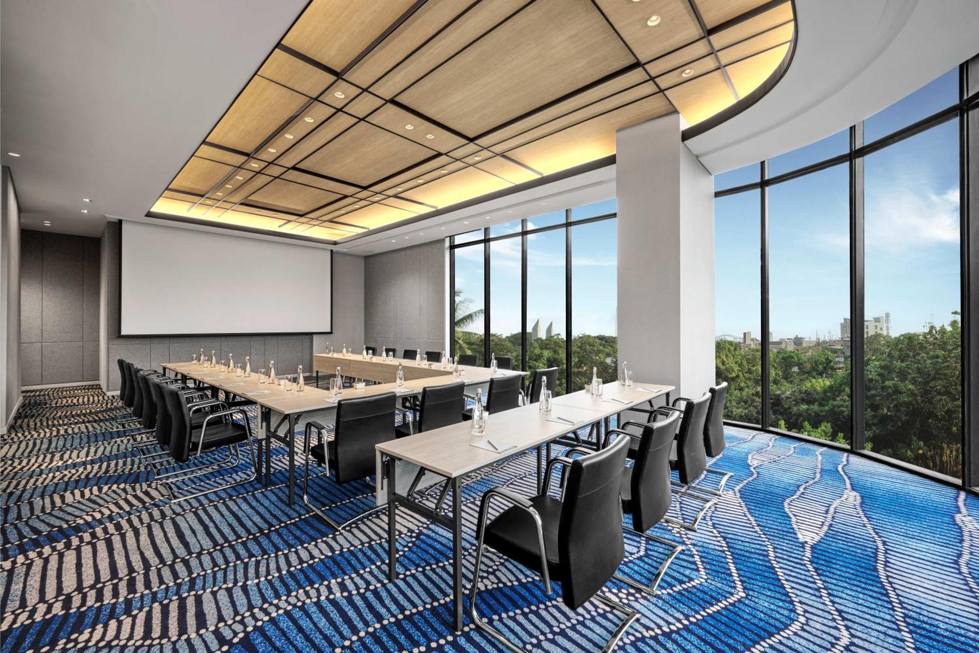 Hyatt Place Makassar Extérieur photo
